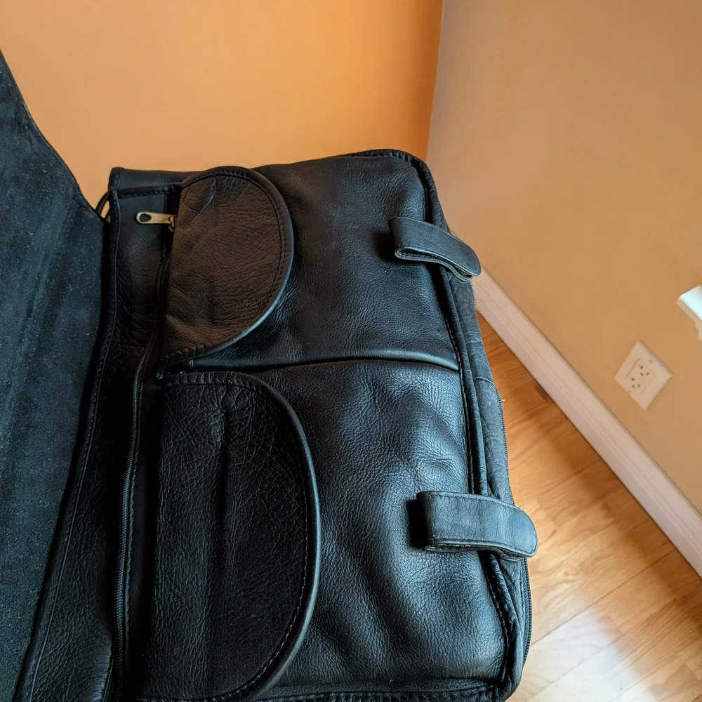 Elegant Black Leather Messenger Bag / laptop bag